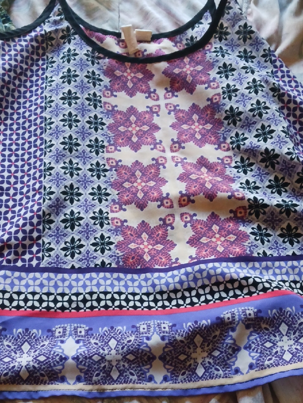 Shrinking Violet Top - Picture 3 of 4